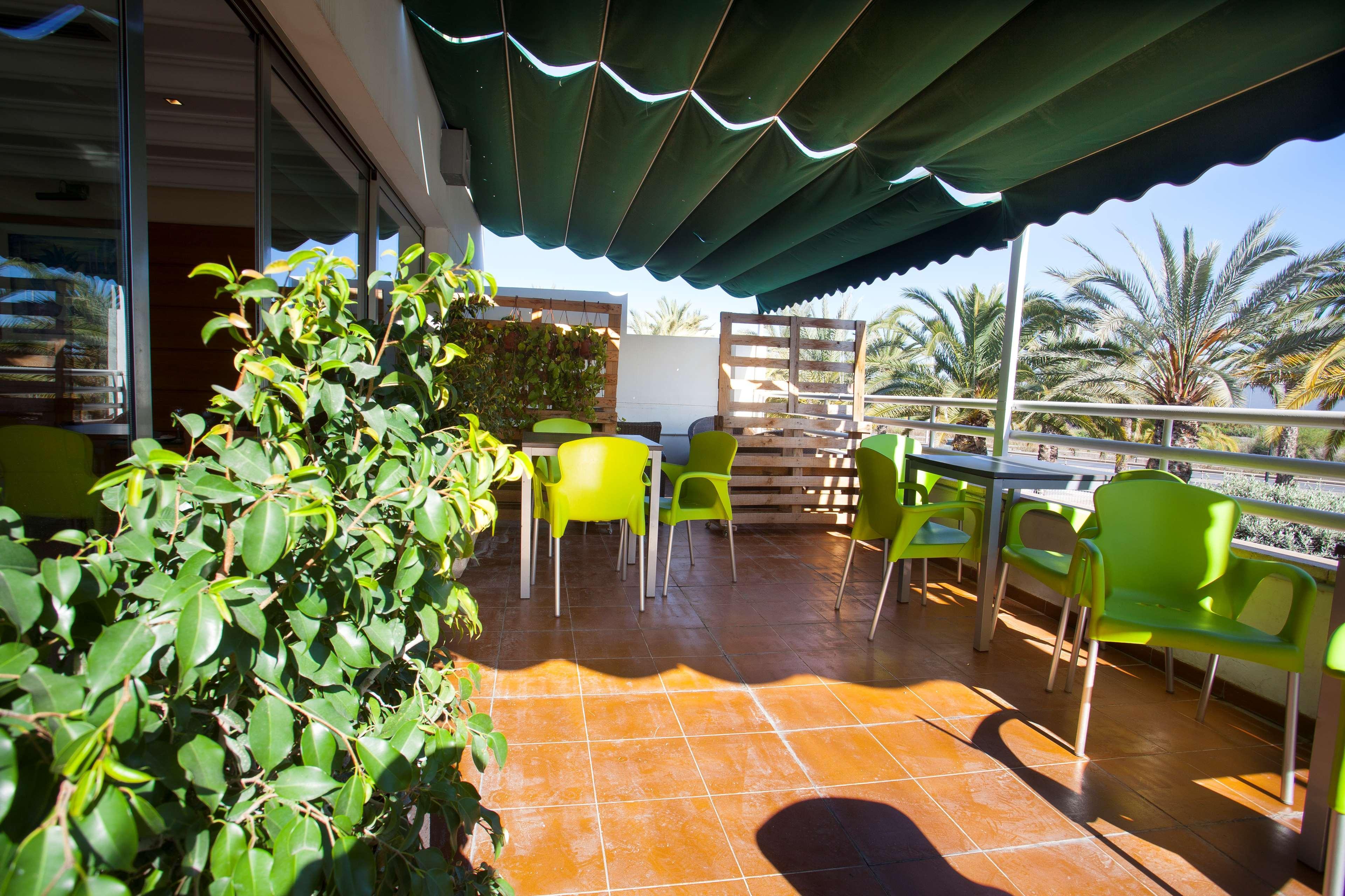 Travelodge Alicante Puerto Exterior foto