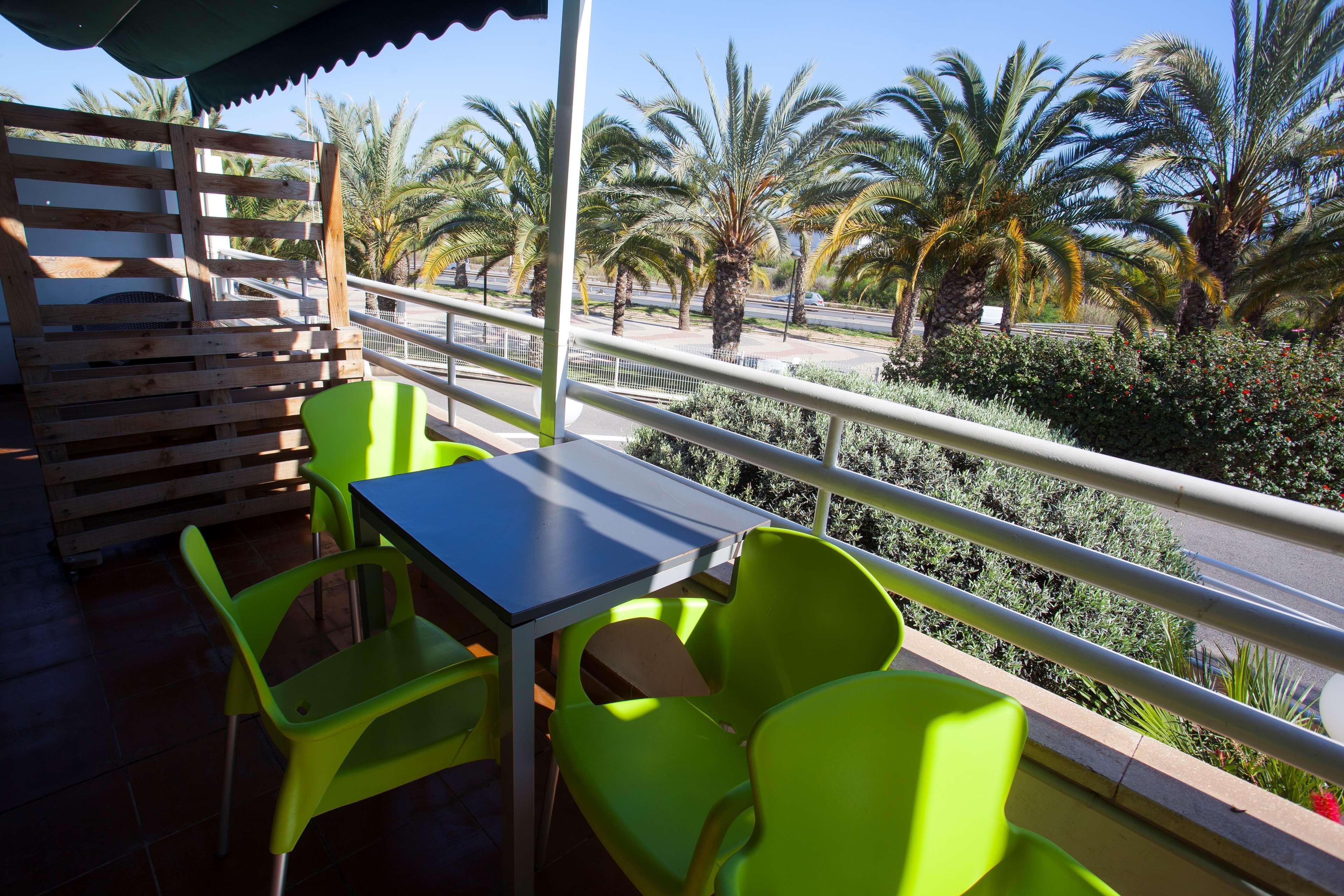 Travelodge Alicante Puerto Exterior foto